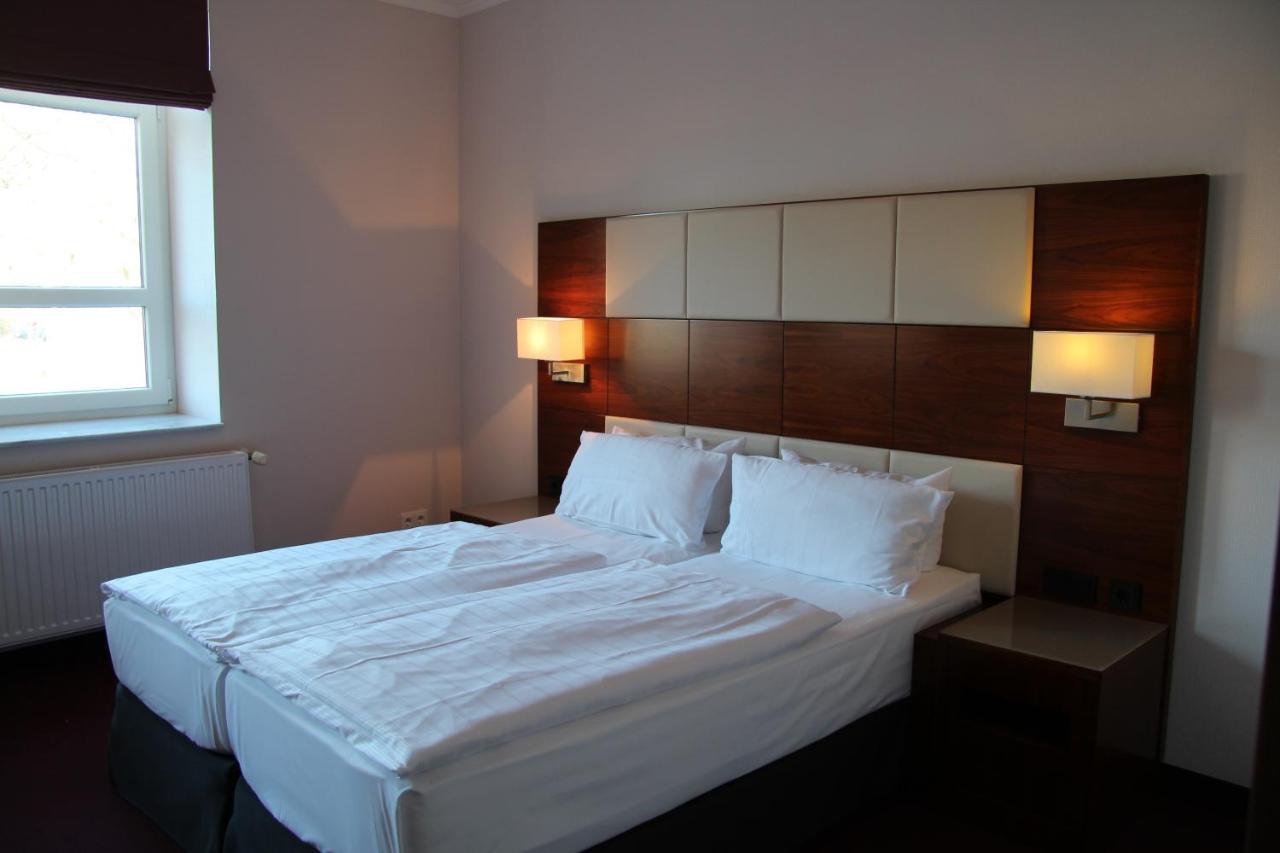 Hotel Adena
