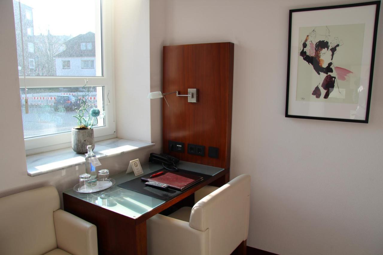 Adena Hotel 2*